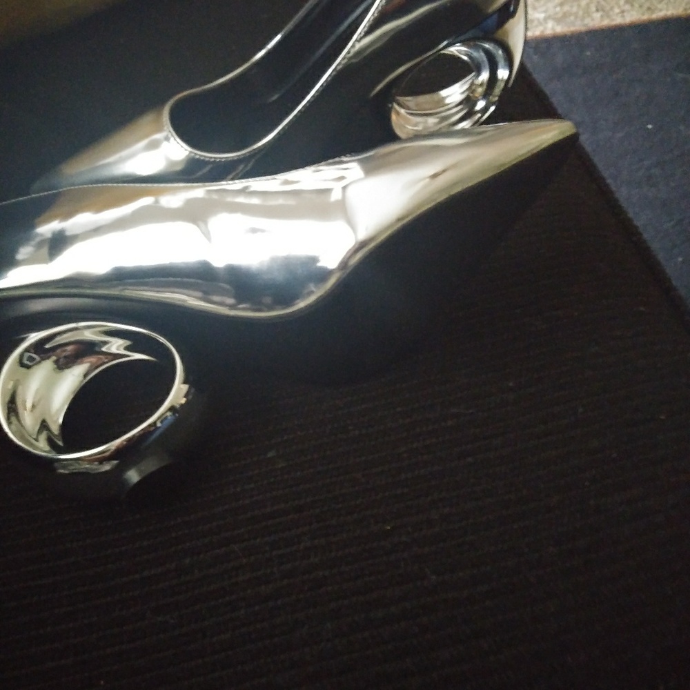 Shoes - Picture 2 of 3